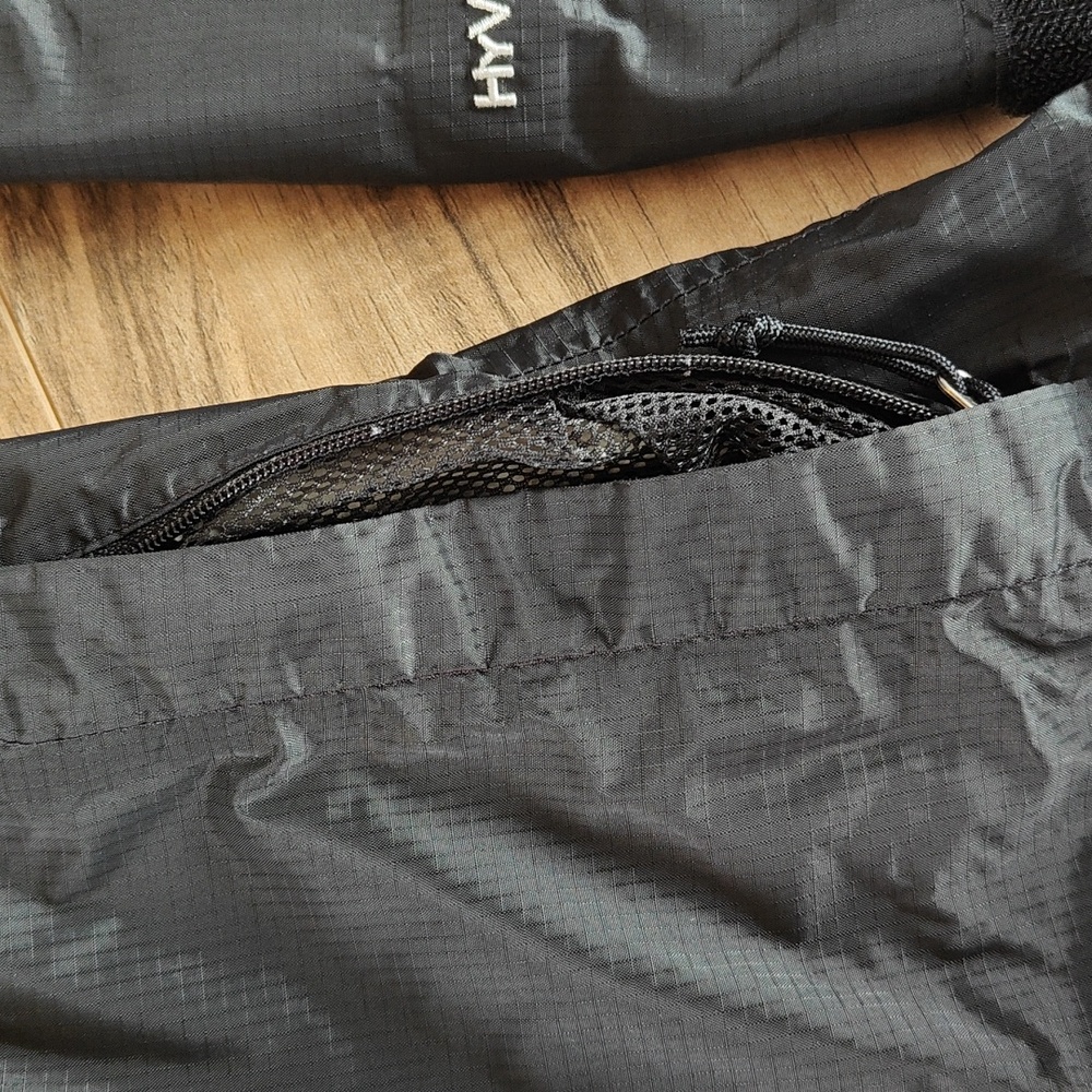 EUC TNF Rain Jacket - Picture 9 of 11